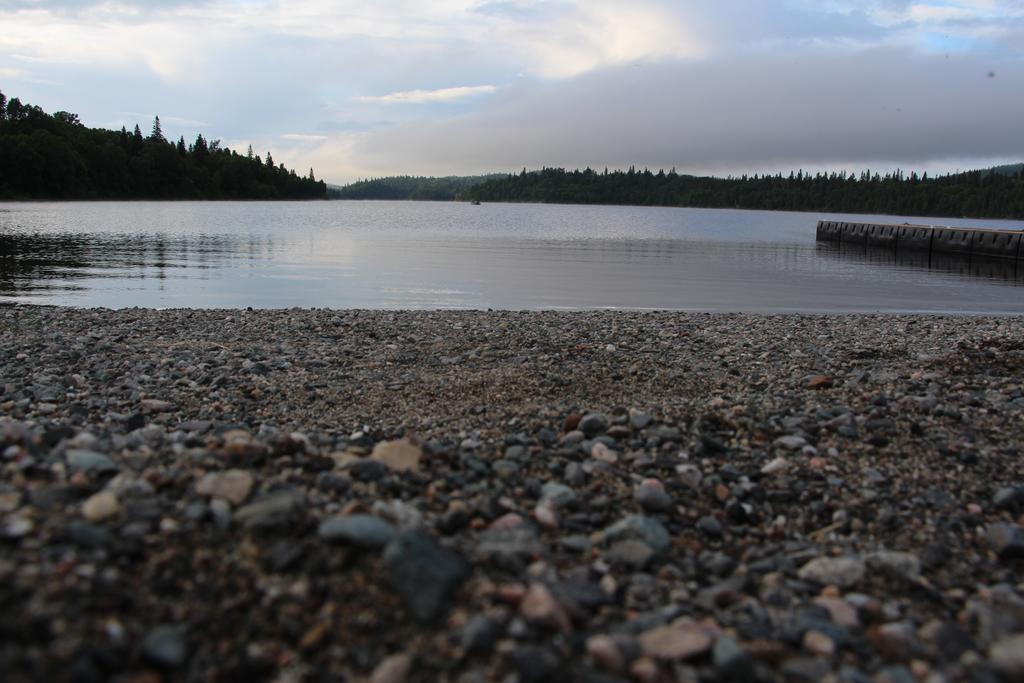 Catfish Lakefront Cabins & Campground Wawa Exterior foto