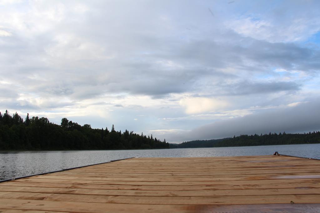 Catfish Lakefront Cabins & Campground Wawa Exterior foto