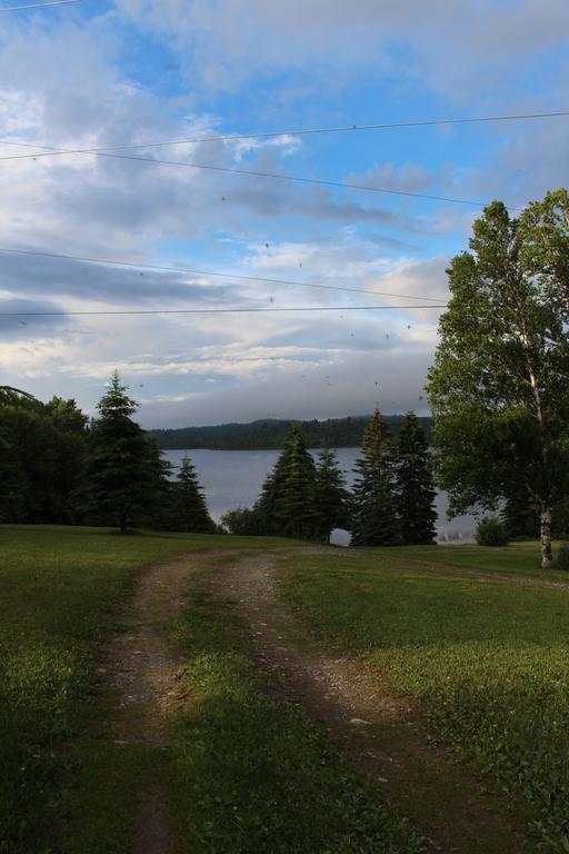 Catfish Lakefront Cabins & Campground Wawa Exterior foto