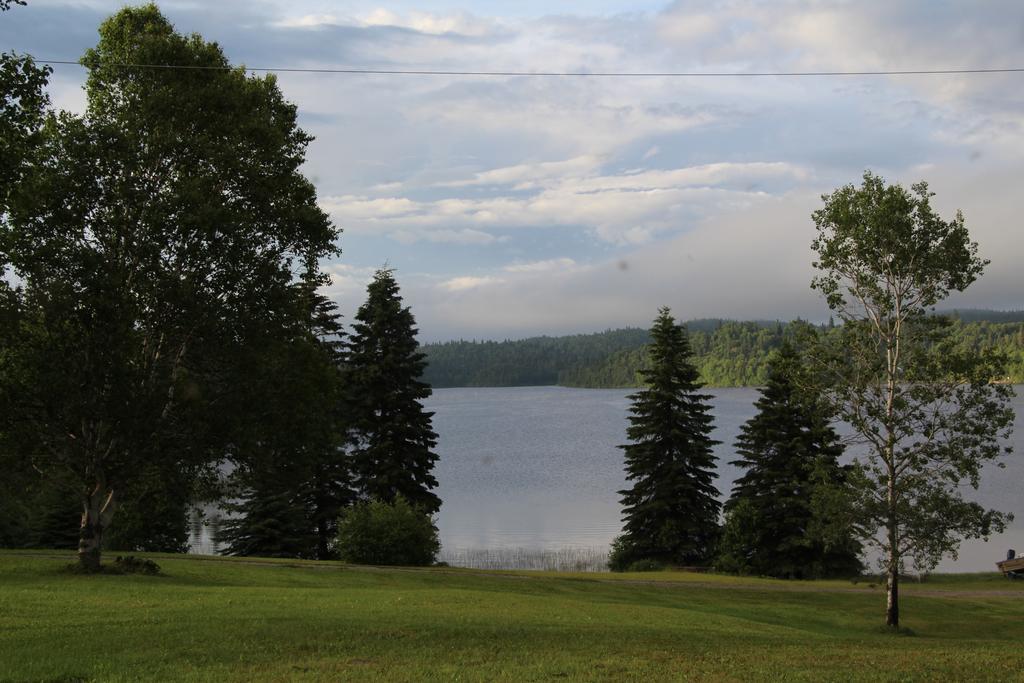 Catfish Lakefront Cabins & Campground Wawa Exterior foto