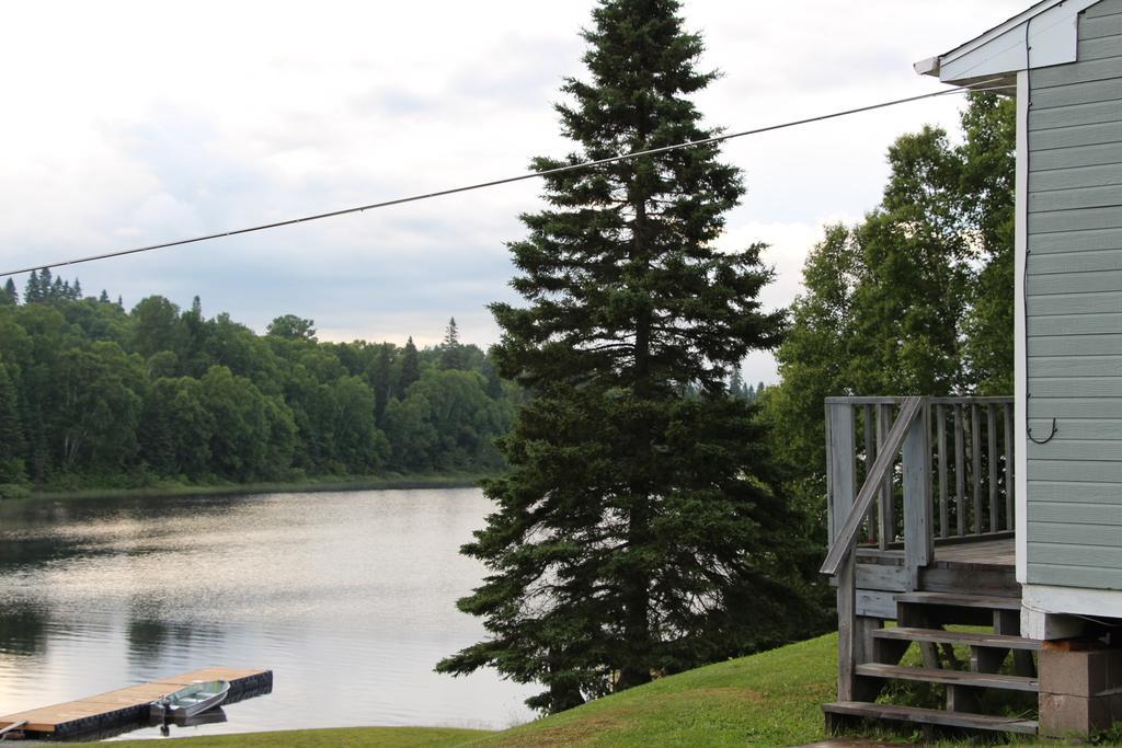 Catfish Lakefront Cabins & Campground Wawa Exterior foto