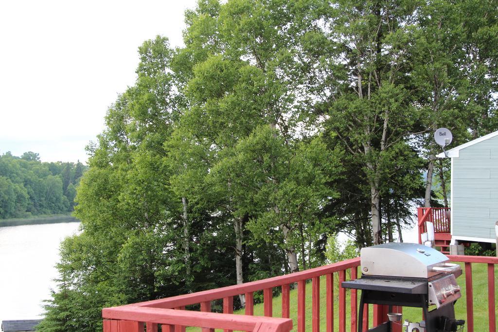 Catfish Lakefront Cabins & Campground Wawa Exterior foto